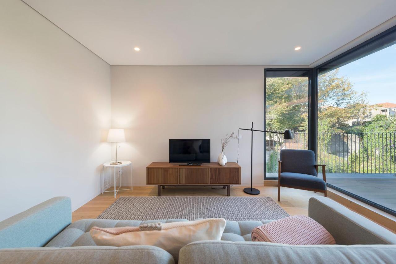 Lovelystay - Primrose 2Br Flat With Free Parking, Ac And Balcony OOporto Extérieur photo