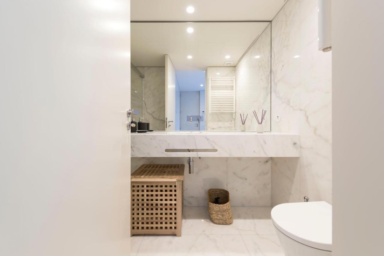 Lovelystay - Primrose 2Br Flat With Free Parking, Ac And Balcony OOporto Extérieur photo