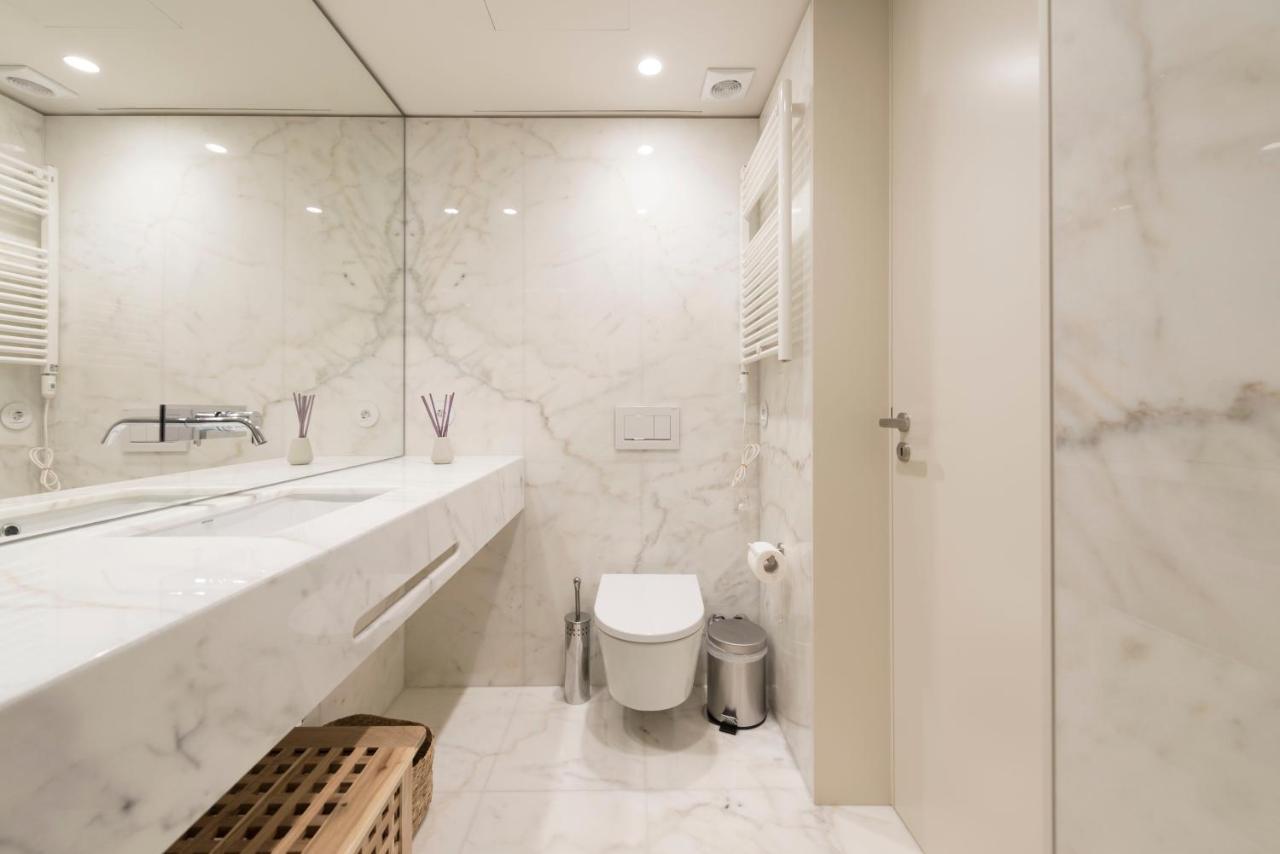 Lovelystay - Primrose 2Br Flat With Free Parking, Ac And Balcony OOporto Extérieur photo
